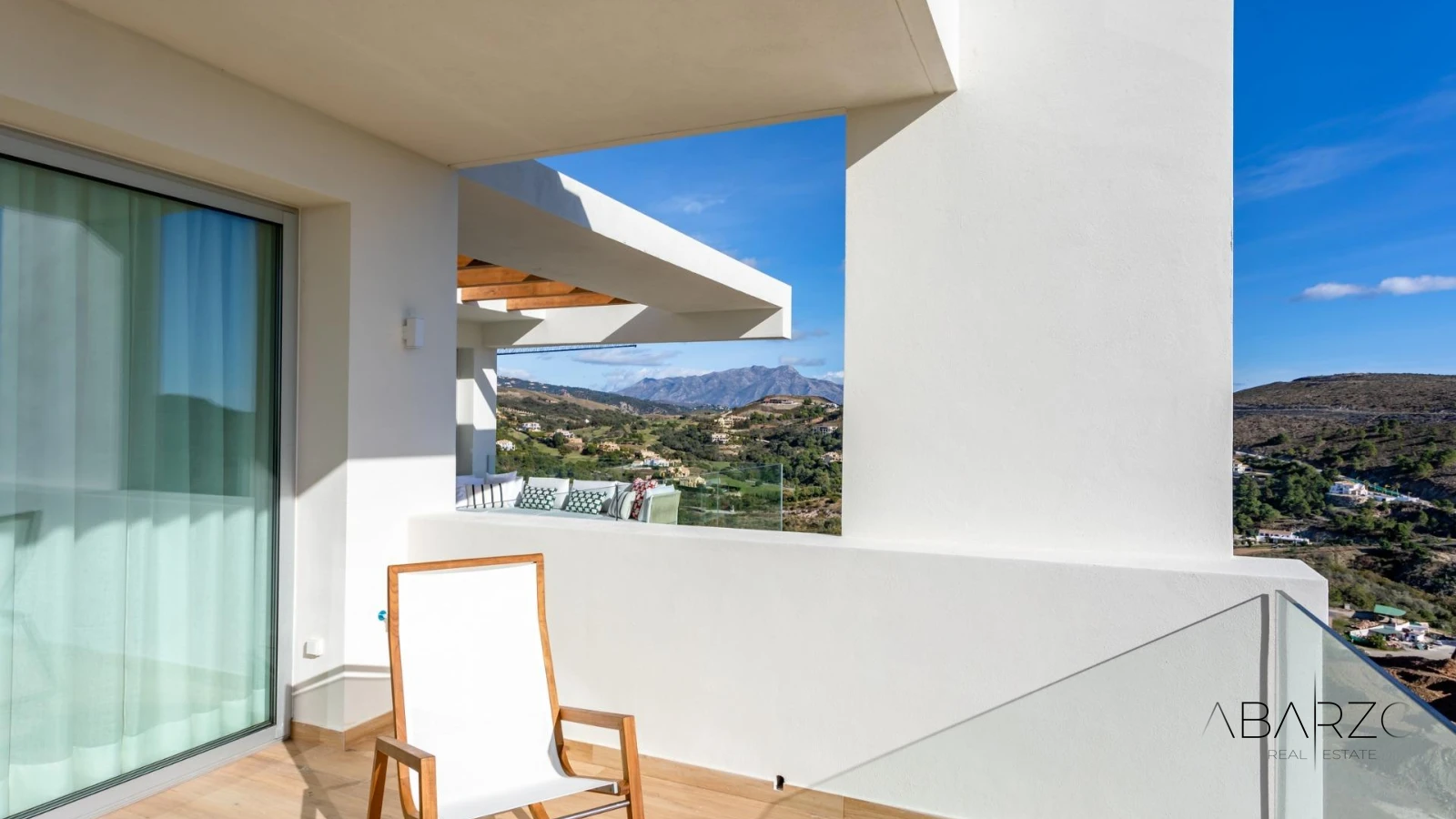 Exclusive penthouses and flats next to Marbella Club Golf with Mediterranean views — interior, Los Flamingos, Benahavís (31 of 45)