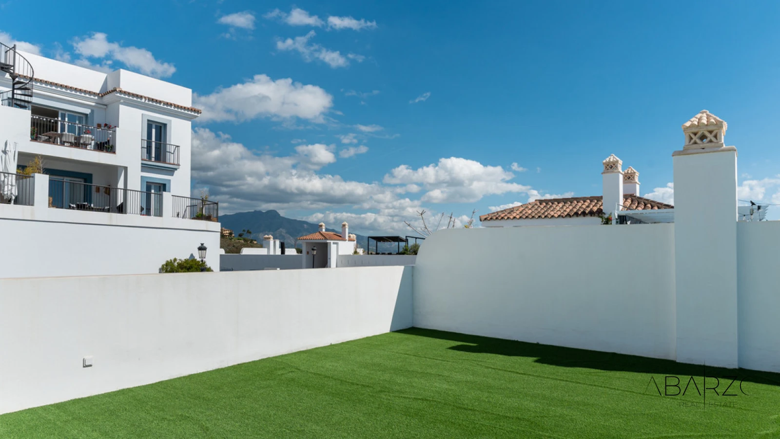 Exclusive 2-Bedroom Penthouse with Sea Views in Costa del Sol — interior, New Golden Mile, Estepona (24 of 29)