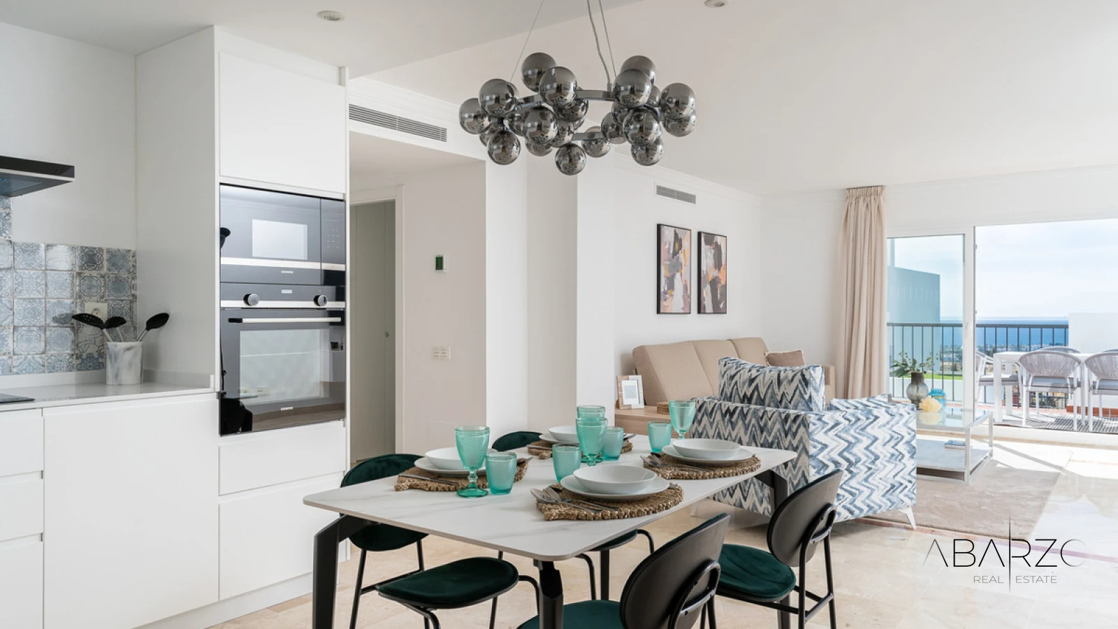 Exclusive 2-Bedroom Penthouse with Sea Views in Costa del Sol — interior, New Golden Mile, Estepona (11 of 29)
