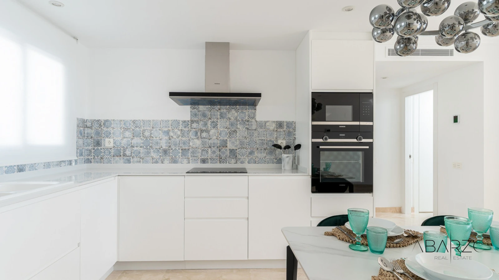Exclusive 2-Bedroom Penthouse with Sea Views in Costa del Sol — interior, New Golden Mile, Estepona (10 of 29)
