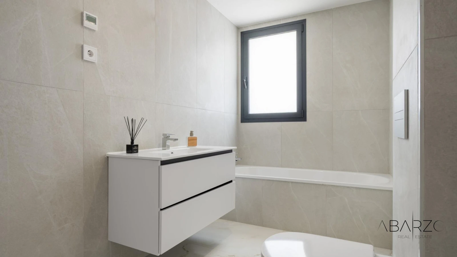 New Build Apartments and Penthouses Near Arroyo Vaquero Beach, Estepona with Sea Views — interior, West Estepona, Estepona (14 of 32)