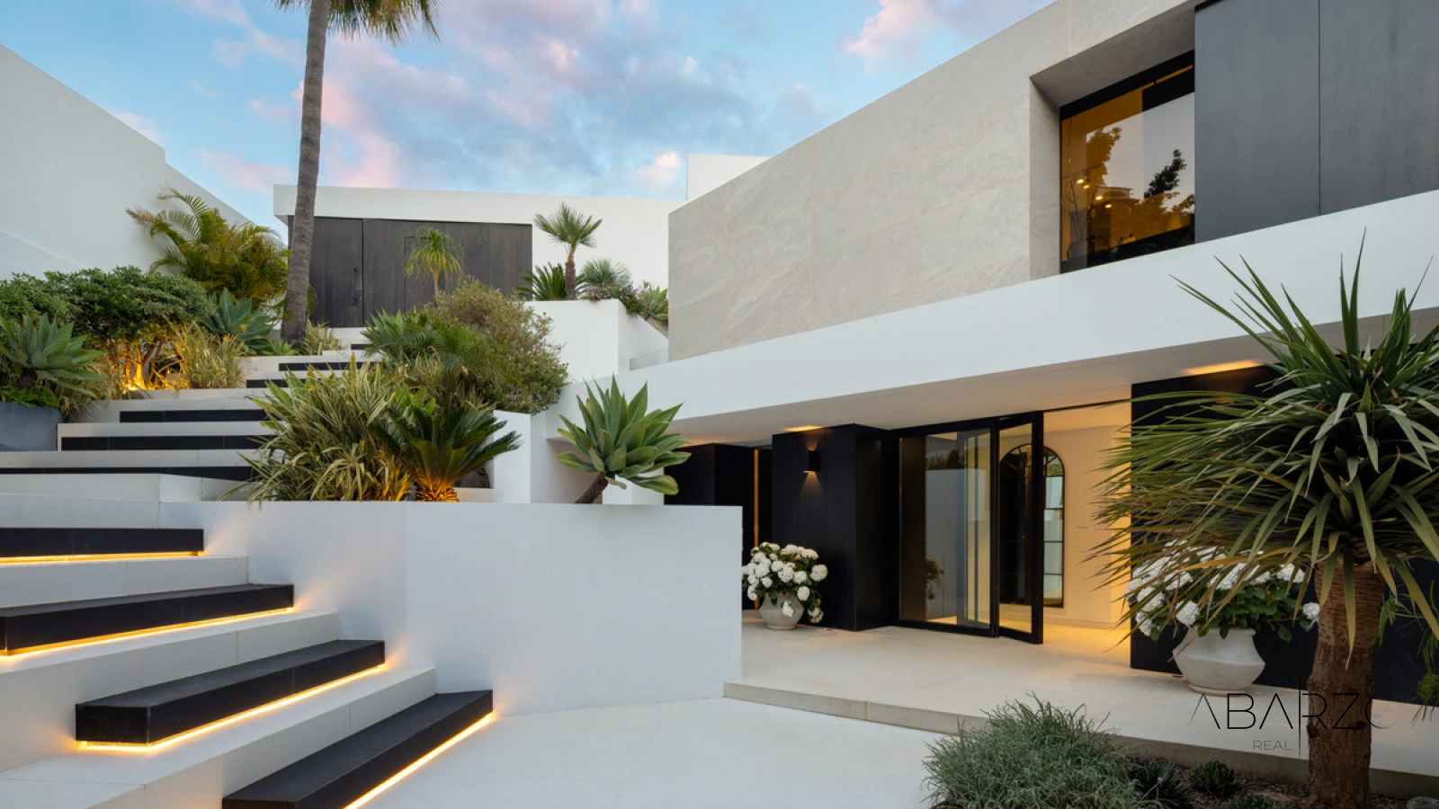 Luxury Villa with Panoramic Sea Views in La Quinta Golf Resort, Benahavís — interior, La Quinta, Benahavís (39 of 46)