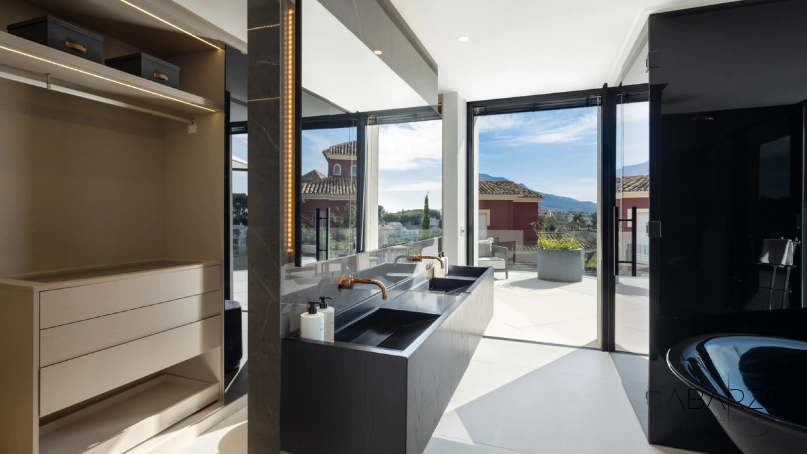 Luxury Villa with Panoramic Sea Views in La Quinta Golf Resort, Benahavís — interior, La Quinta, Benahavís (28 of 46)