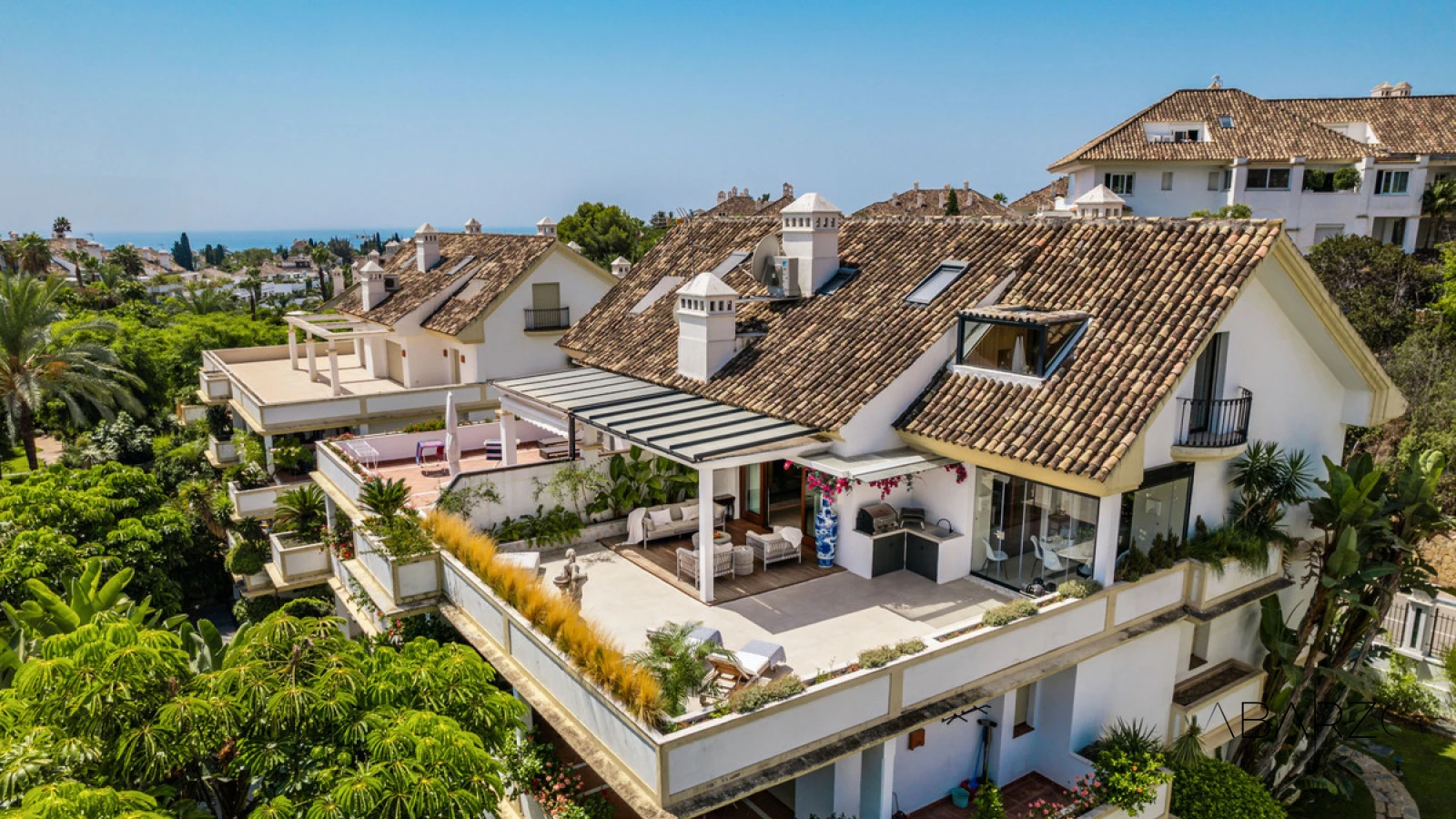 Luxurious three-bedroom duplex penthouse with terraces in Las Lomas del Rey, Marbella Golden Mile — interior, Golden Mile, Marbella (2 of 28)