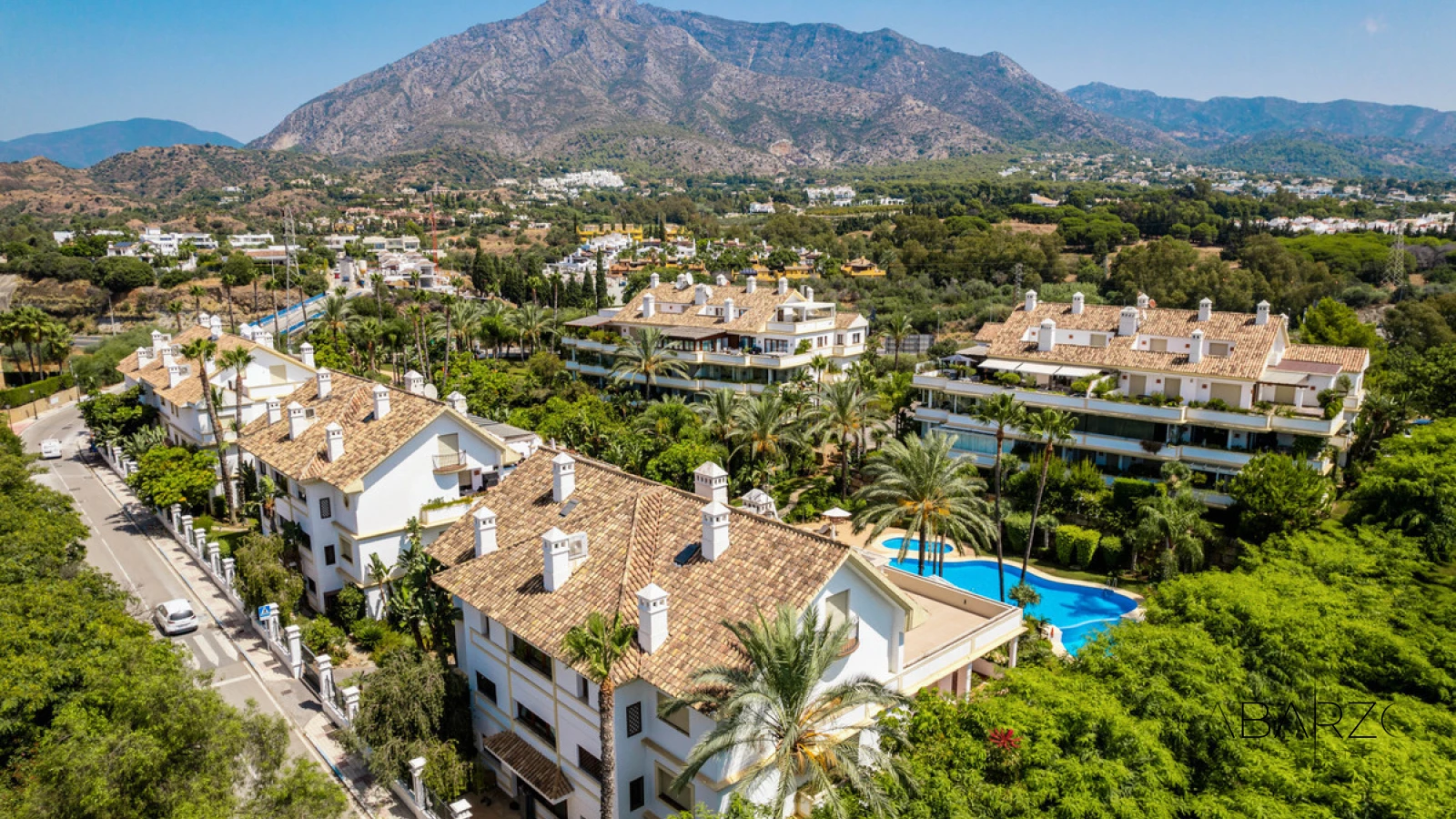 Luxurious three-bedroom duplex penthouse with terraces in Las Lomas del Rey, Marbella Golden Mile — interior, Golden Mile, Marbella (25 of 28)