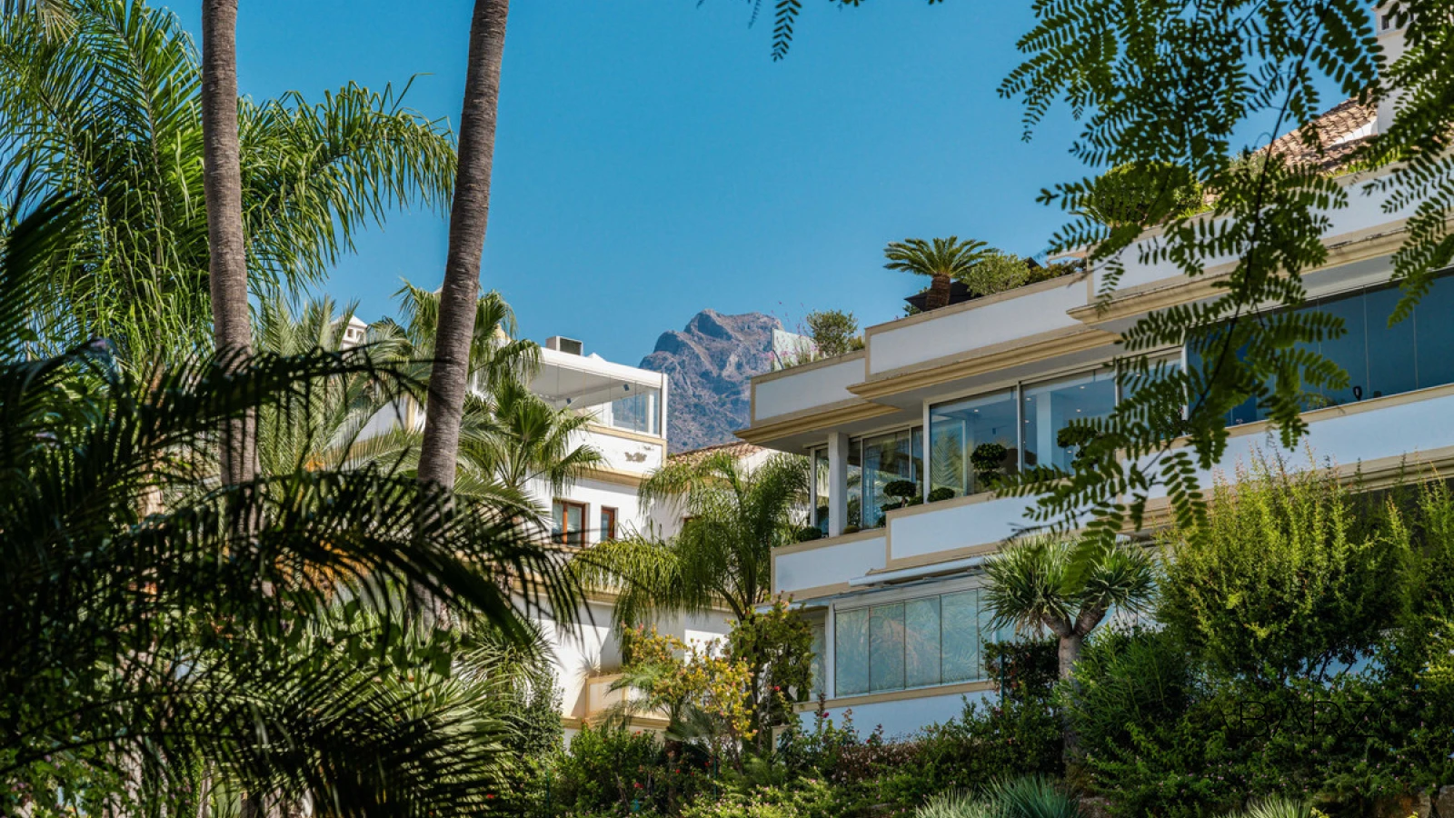 Luxurious three-bedroom duplex penthouse with terraces in Las Lomas del Rey, Marbella Golden Mile — interior, Golden Mile, Marbella (27 of 28)