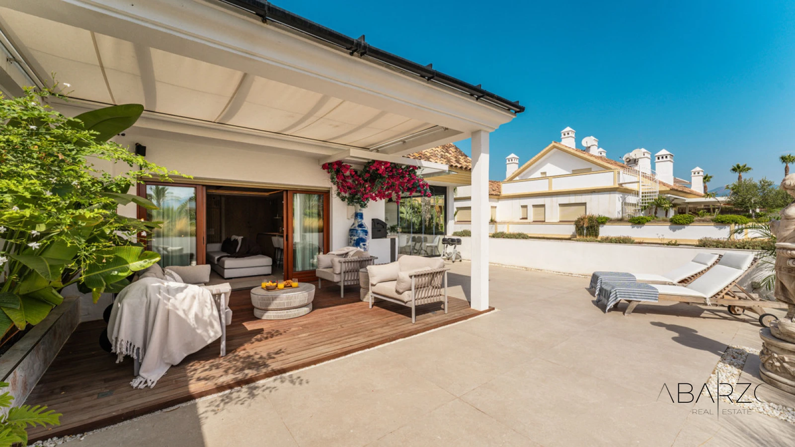 Luxurious three-bedroom duplex penthouse with terraces in Las Lomas del Rey, Marbella Golden Mile — interior, Golden Mile, Marbella (3 of 28)