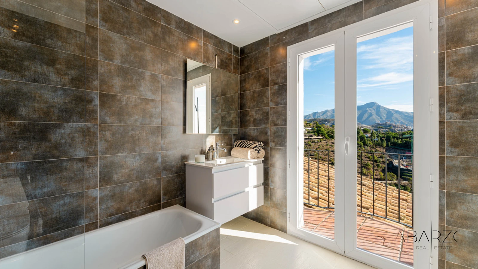 Villa in El Madroñal, Benahavís with panoramic sea views and private pool — interior, El Madroñal, Benahavís (22 of 49)