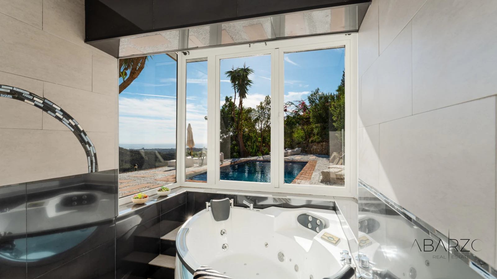 Villa in El Madroñal, Benahavís with panoramic sea views and private pool — interior, El Madroñal, Benahavís (24 of 49)