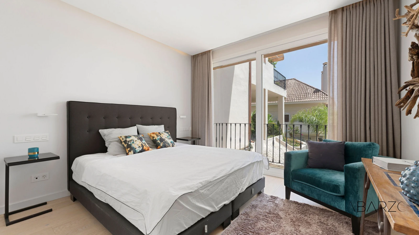 Duplex apartment for sale in Aloha Hill Club, Nueva Andalucía with sea views and luxury amenities — interior, Nueva Andalucía, Marbella (17 of 28)