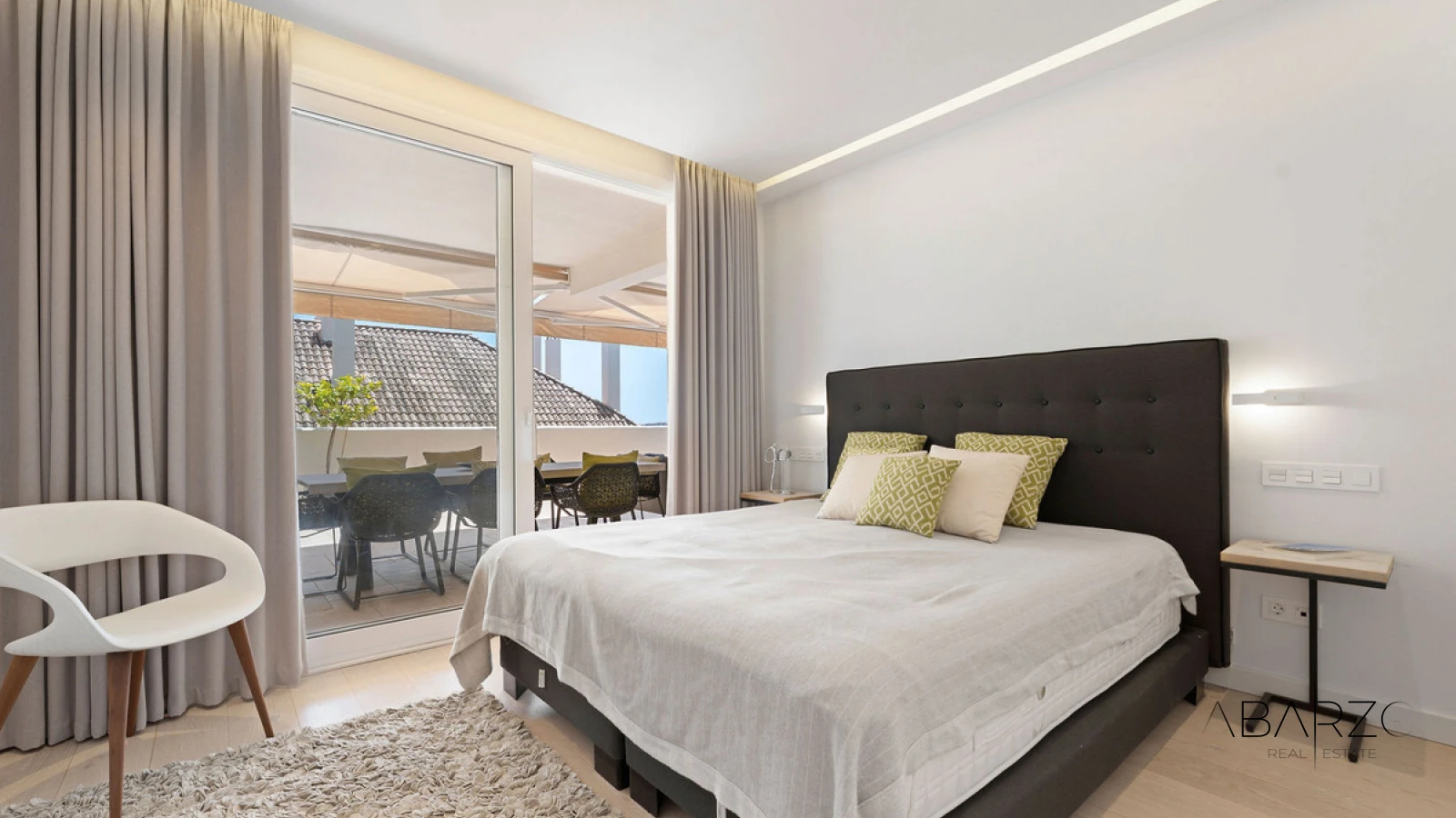 Duplex apartment for sale in Aloha Hill Club, Nueva Andalucía with sea views and luxury amenities — interior, Nueva Andalucía, Marbella (12 of 28)