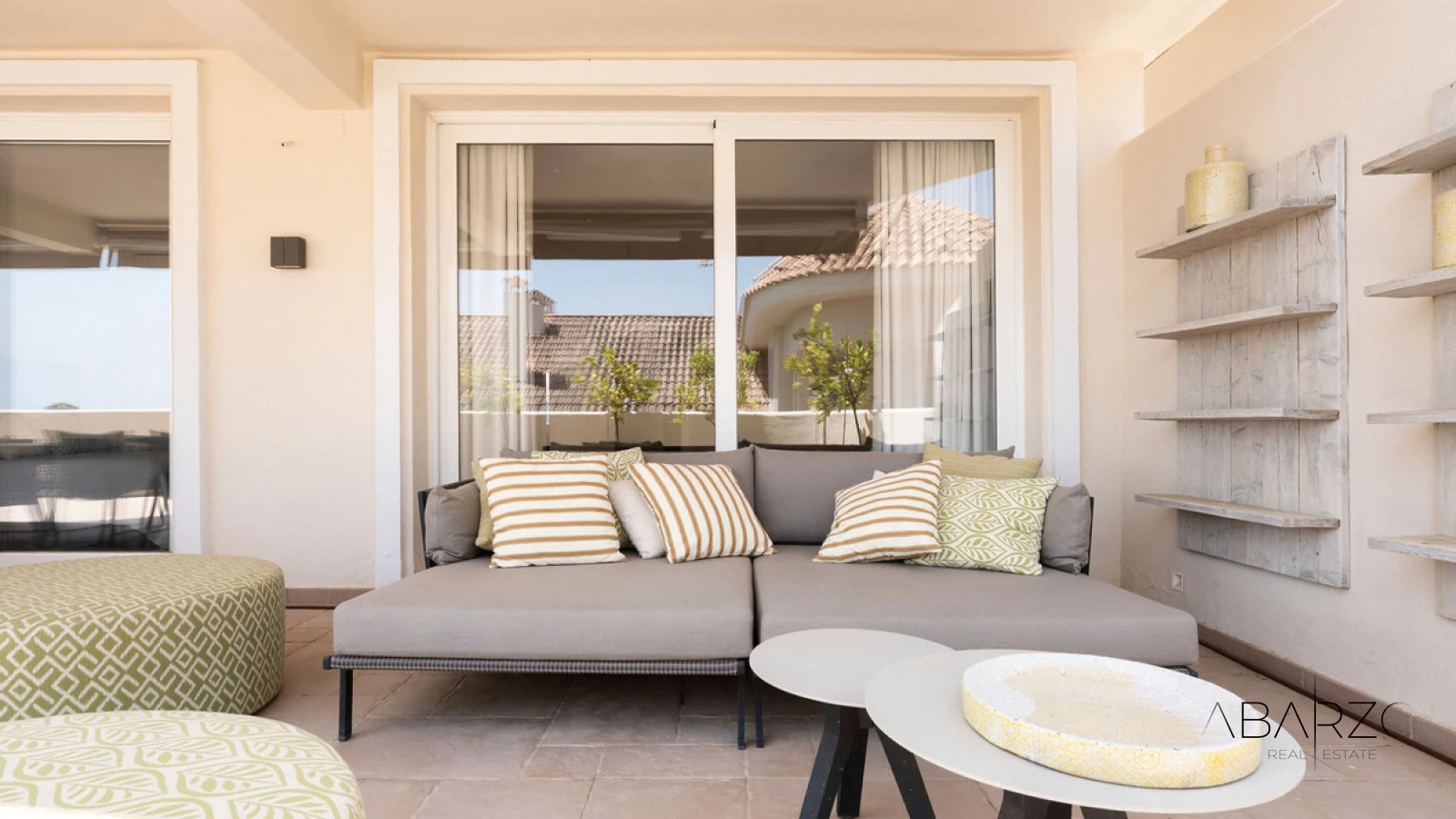 Duplex apartment for sale in Aloha Hill Club, Nueva Andalucía with sea views and luxury amenities — interior, Nueva Andalucía, Marbella (11 of 28)