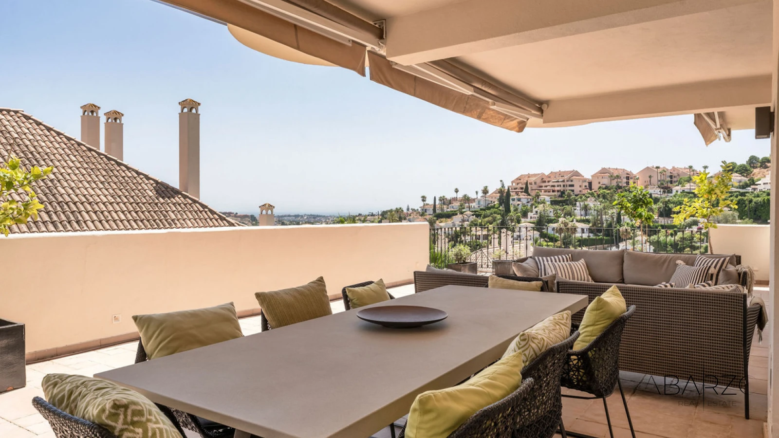Duplex apartment for sale in Aloha Hill Club, Nueva Andalucía with sea views and luxury amenities — interior, Nueva Andalucía, Marbella (4 of 28)