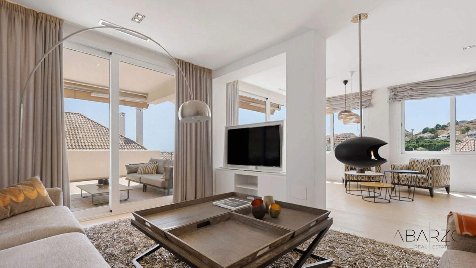 Duplex apartment for sale in Aloha Hill Club, Nueva Andalucía with sea views and luxury amenities — interior, Nueva Andalucía, Marbella (5 of 28)