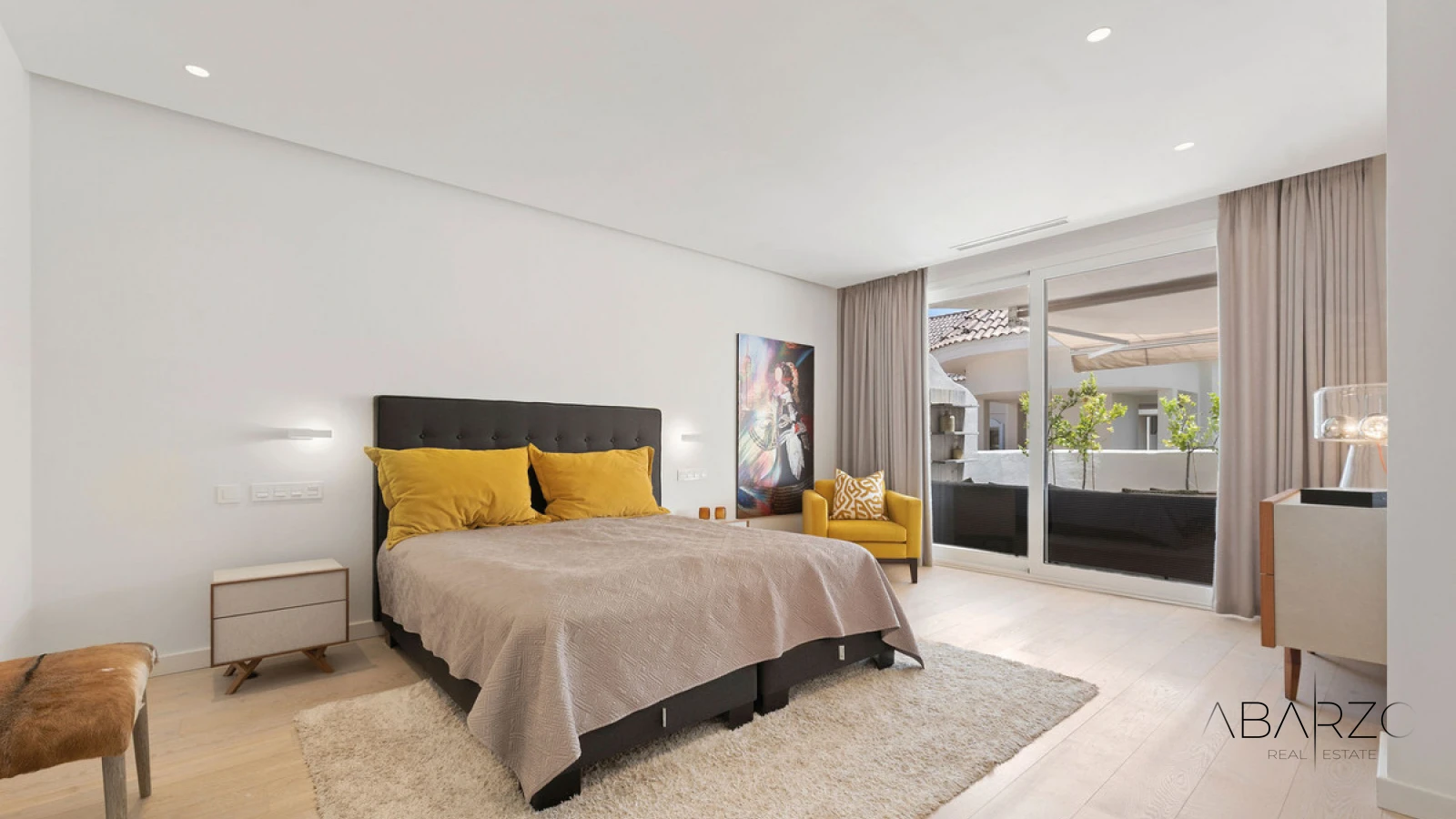 Duplex apartment for sale in Aloha Hill Club, Nueva Andalucía with sea views and luxury amenities — interior, Nueva Andalucía, Marbella (14 of 28)