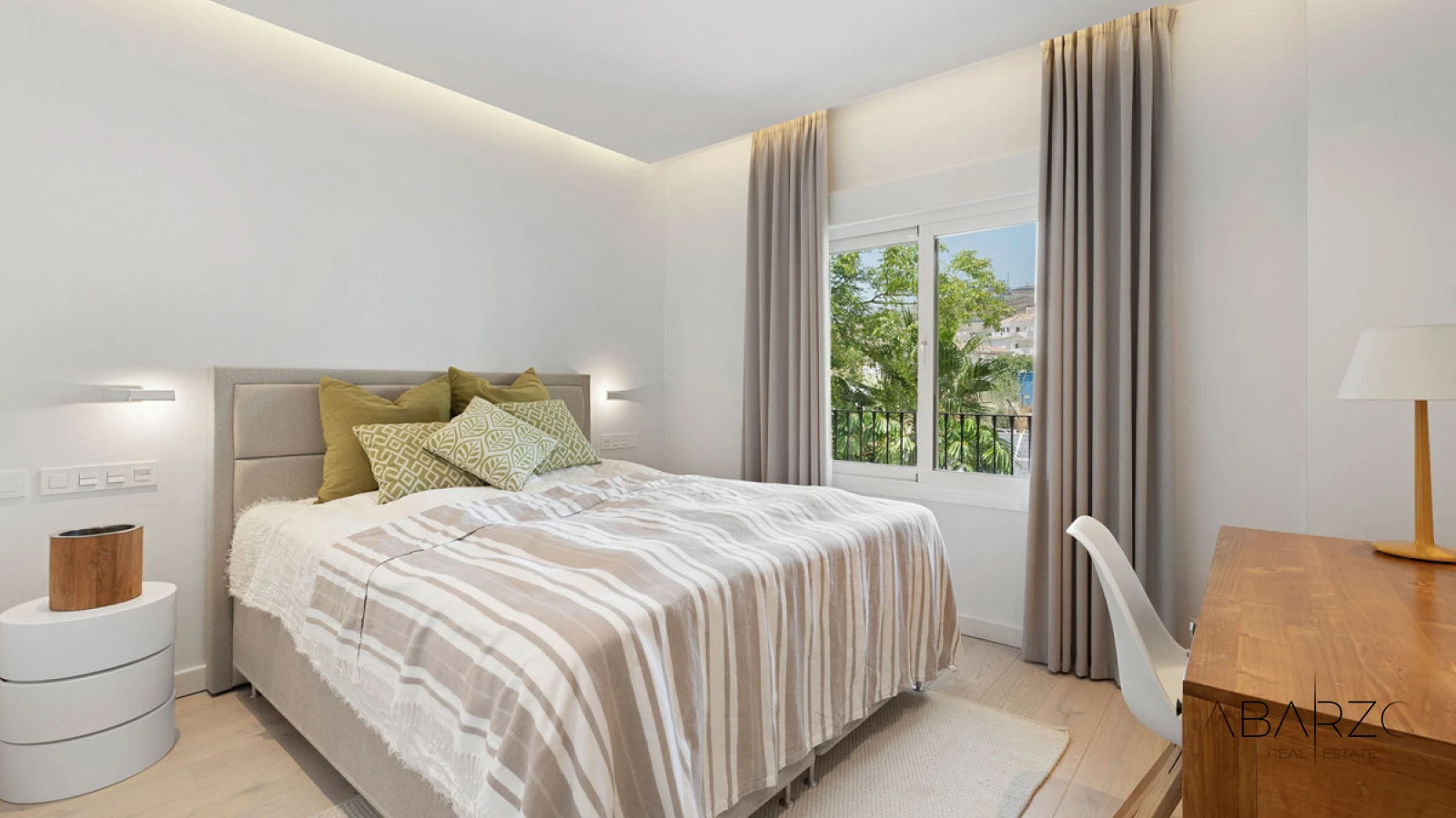Duplex apartment for sale in Aloha Hill Club, Nueva Andalucía with sea views and luxury amenities — interior, Nueva Andalucía, Marbella (19 of 28)