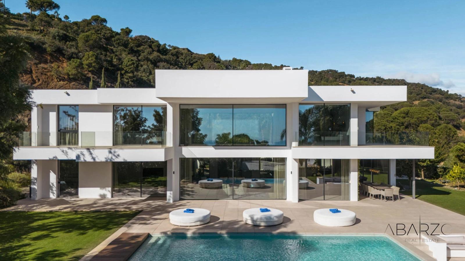 Luxury Villa in El Madroñal, Benahavís with Panoramic Sea and Mountain Views — luxury property for sale in El Madroñal, Benahavís