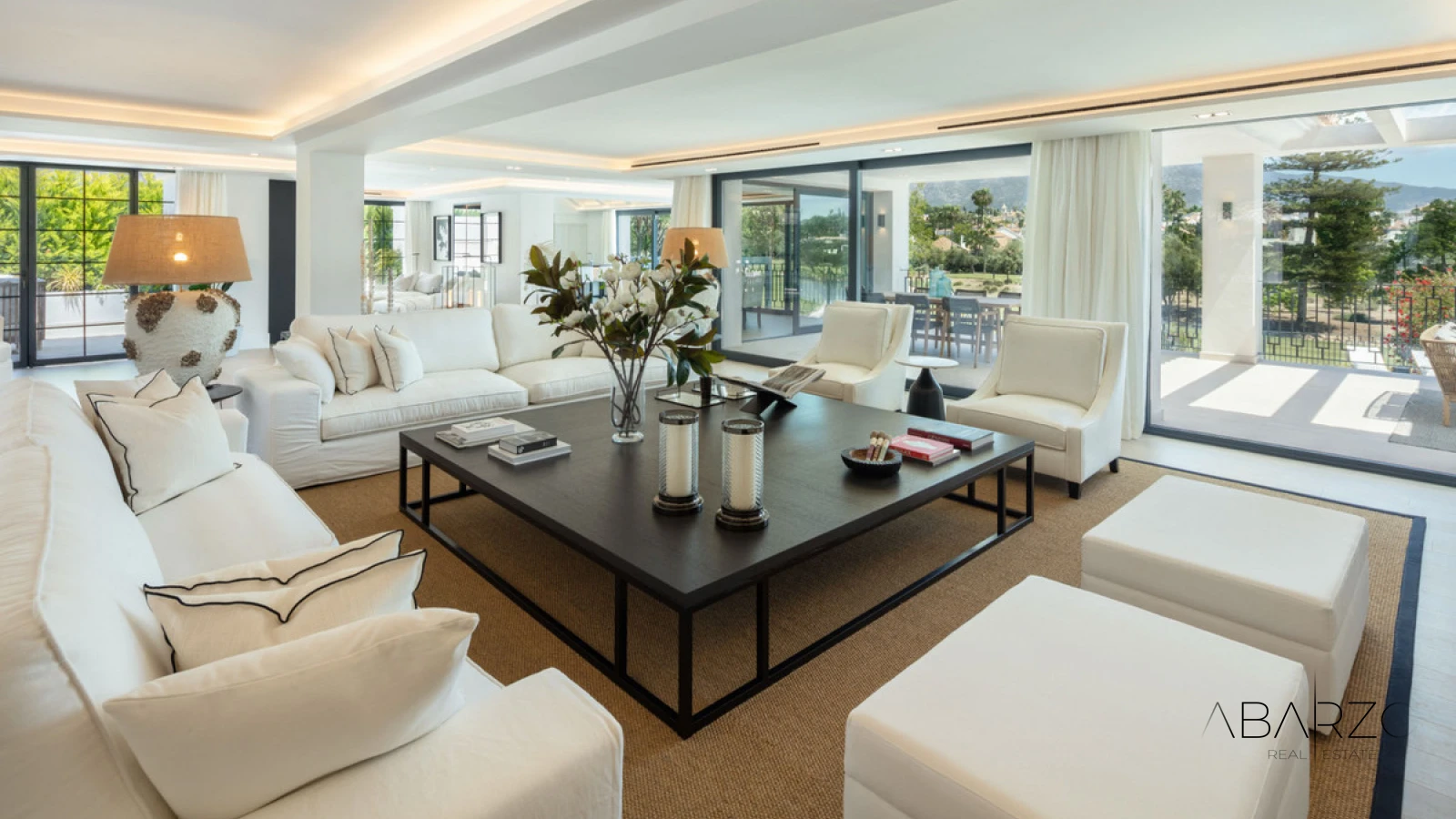 Exceptional 5-Bedroom Villa in Las Brisas Golf, Nueva Andalucía with Heated Pools and Golf Views — interior, Nueva Andalucía, Marbella (5 of 40)
