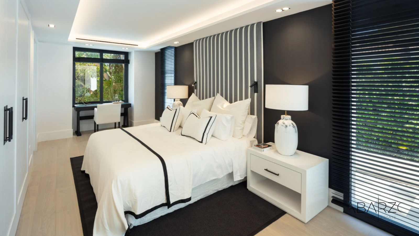Exceptional 5-Bedroom Villa in Las Brisas Golf, Nueva Andalucía with Heated Pools and Golf Views — interior, Nueva Andalucía, Marbella (16 of 40)