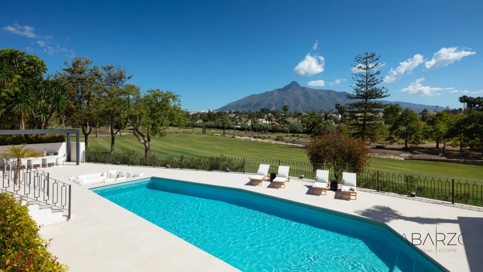 Exceptional 5-Bedroom Villa in Las Brisas Golf, Nueva Andalucía with Heated Pools and Golf Views — interior, Nueva Andalucía, Marbella (2 of 40)