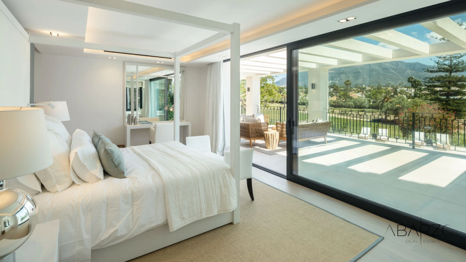 Exceptional 5-Bedroom Villa in Las Brisas Golf, Nueva Andalucía with Heated Pools and Golf Views — interior, Nueva Andalucía, Marbella (15 of 40)
