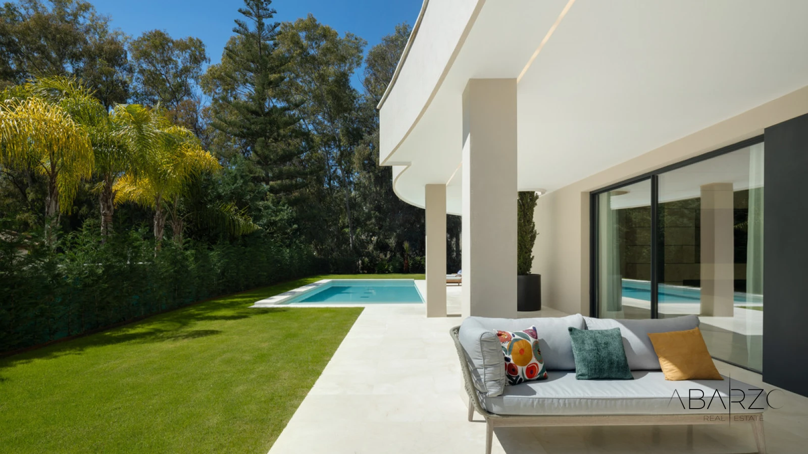 Exclusive 5-Bedroom Villa with Jacuzzi and Mountain Views in La Cerquilla, Marbella — interior, Nueva Andalucía, Marbella (4 of 44)