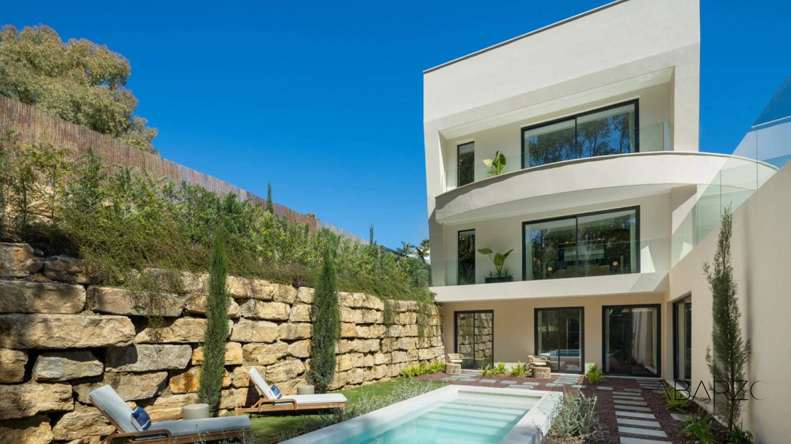 Exclusive 5-Bedroom Villa with Jacuzzi and Mountain Views in La Cerquilla, Marbella — interior, Nueva Andalucía, Marbella (35 of 44)