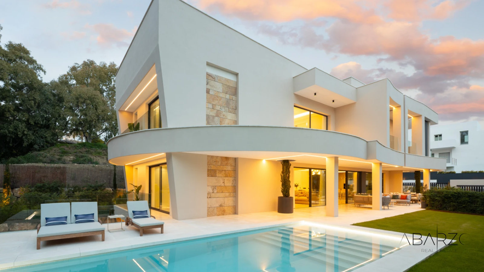 Exclusive 5-Bedroom Villa with Jacuzzi and Mountain Views in La Cerquilla, Marbella — interior, Nueva Andalucía, Marbella (41 of 44)