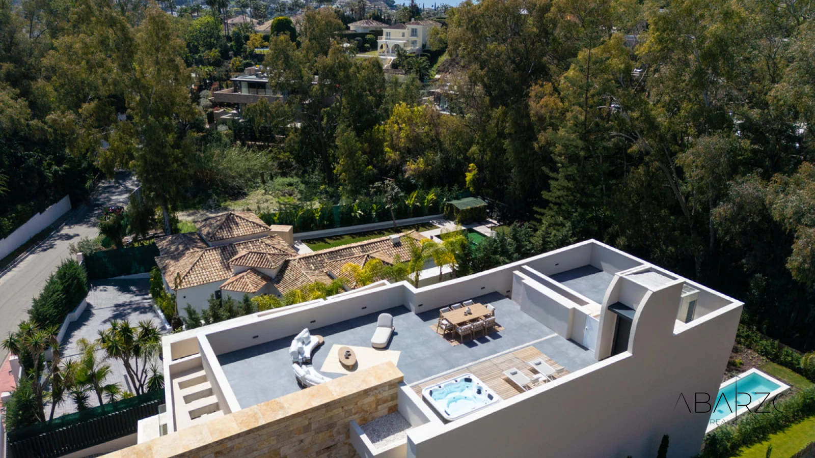 Exclusive 5-Bedroom Villa with Jacuzzi and Mountain Views in La Cerquilla, Marbella — interior, Nueva Andalucía, Marbella (39 of 44)