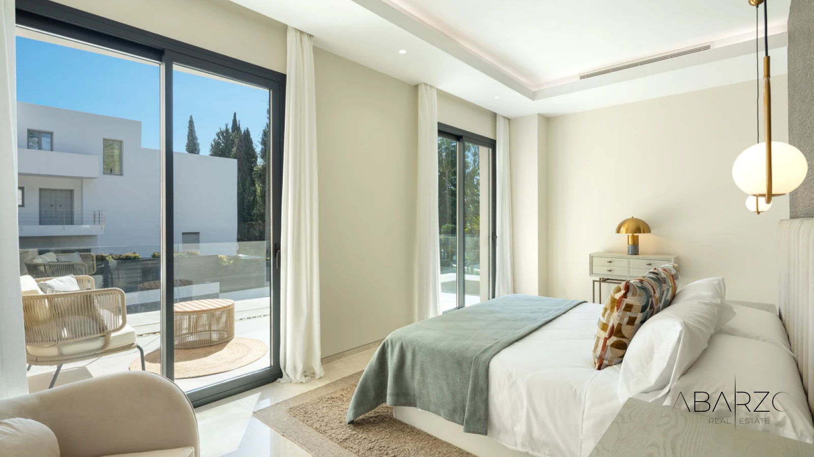 Exclusive 5-Bedroom Villa with Jacuzzi and Mountain Views in La Cerquilla, Marbella — interior, Nueva Andalucía, Marbella (15 of 44)
