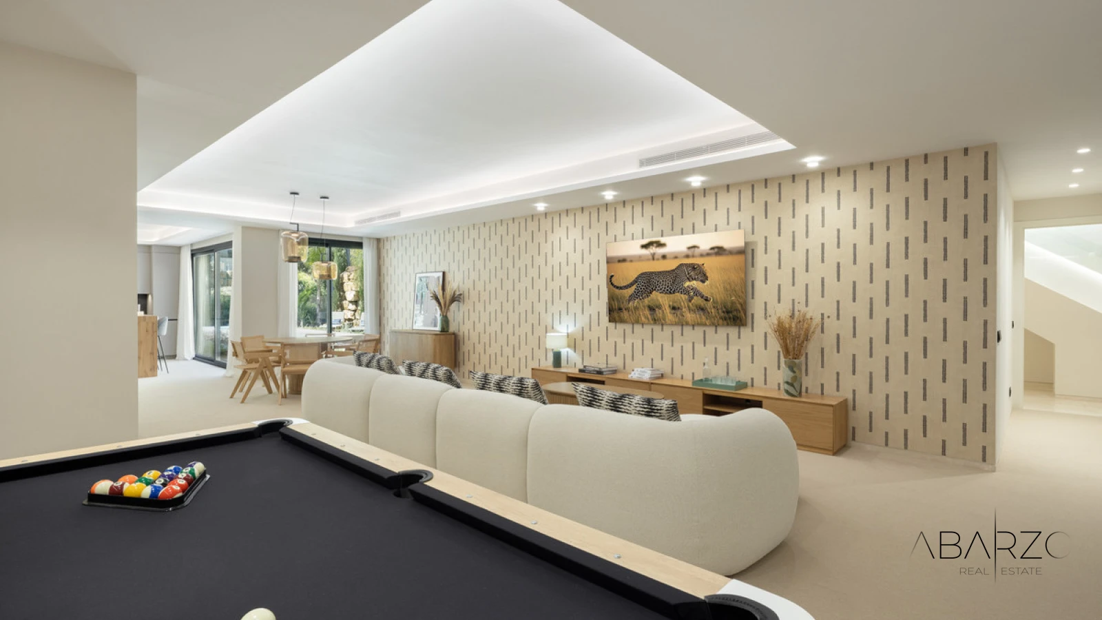 Exclusive 5-Bedroom Villa with Jacuzzi and Mountain Views in La Cerquilla, Marbella — interior, Nueva Andalucía, Marbella (25 of 44)