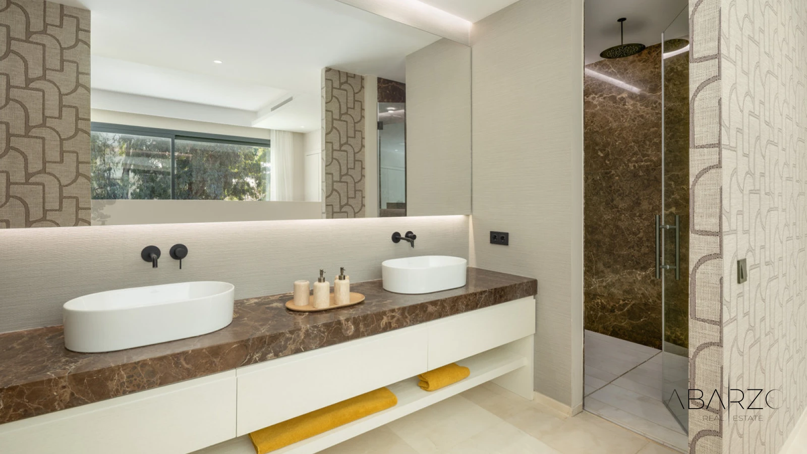 Exclusive 5-Bedroom Villa with Jacuzzi and Mountain Views in La Cerquilla, Marbella — interior, Nueva Andalucía, Marbella (20 of 44)