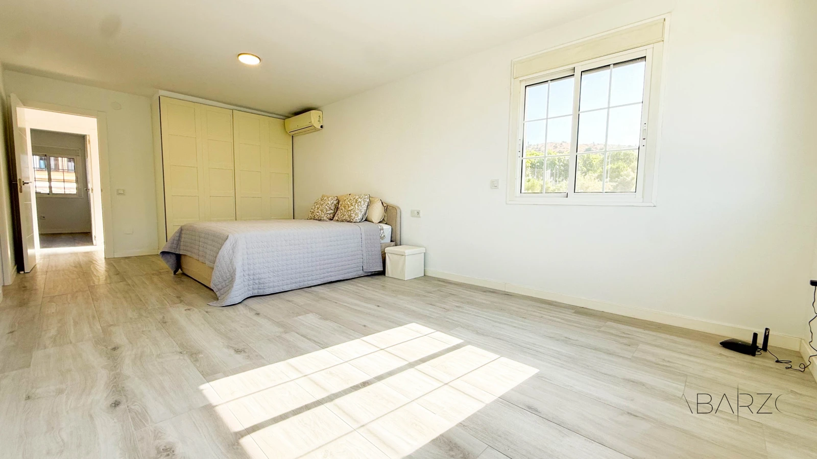 Corner townhouse in Marbella with heated pool and jacuzzi — interior, Marbella Centro, Marbella (29 of 44)