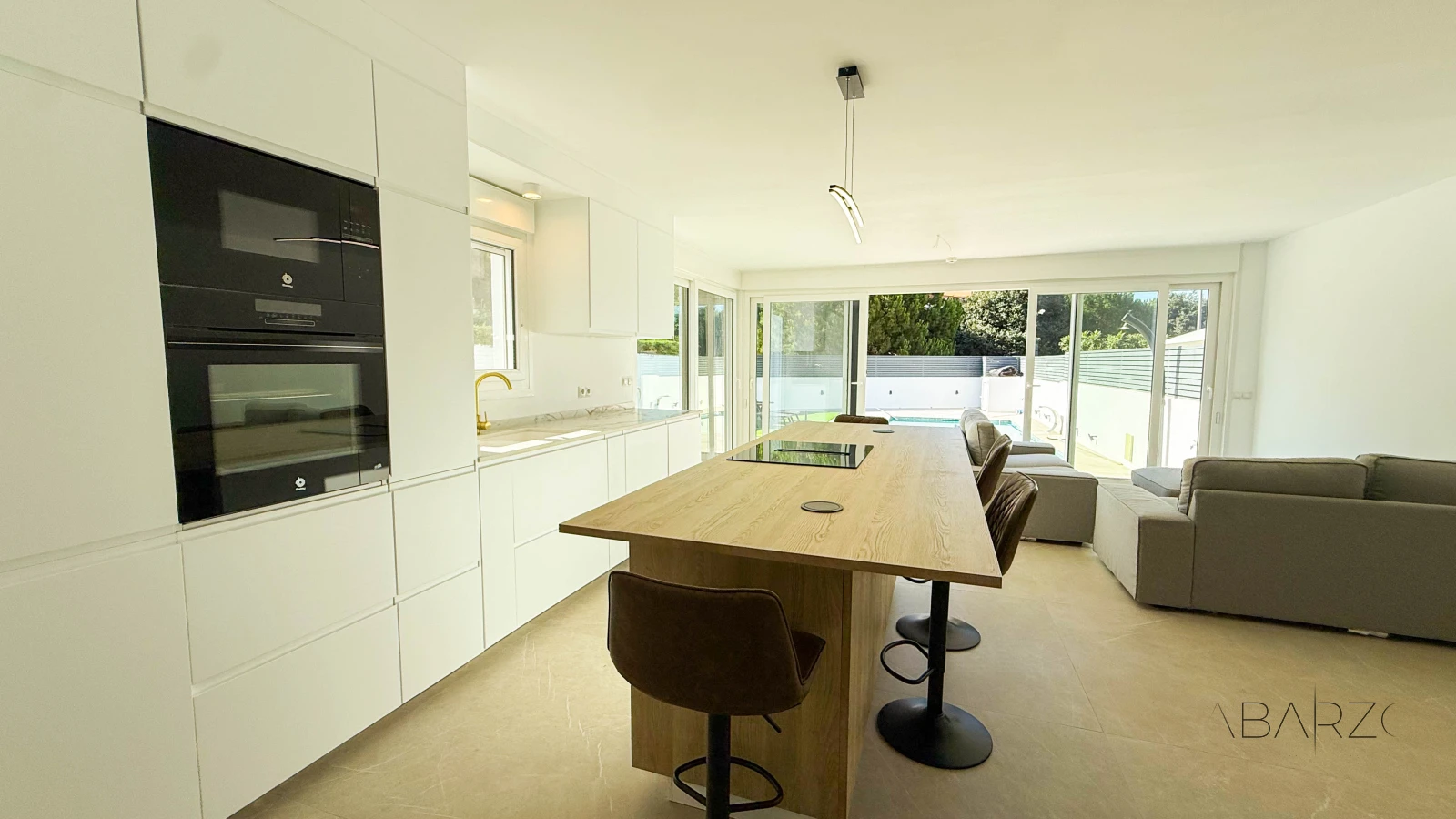 Corner townhouse in Marbella with heated pool and jacuzzi — interior, Marbella Centro, Marbella (19 of 44)