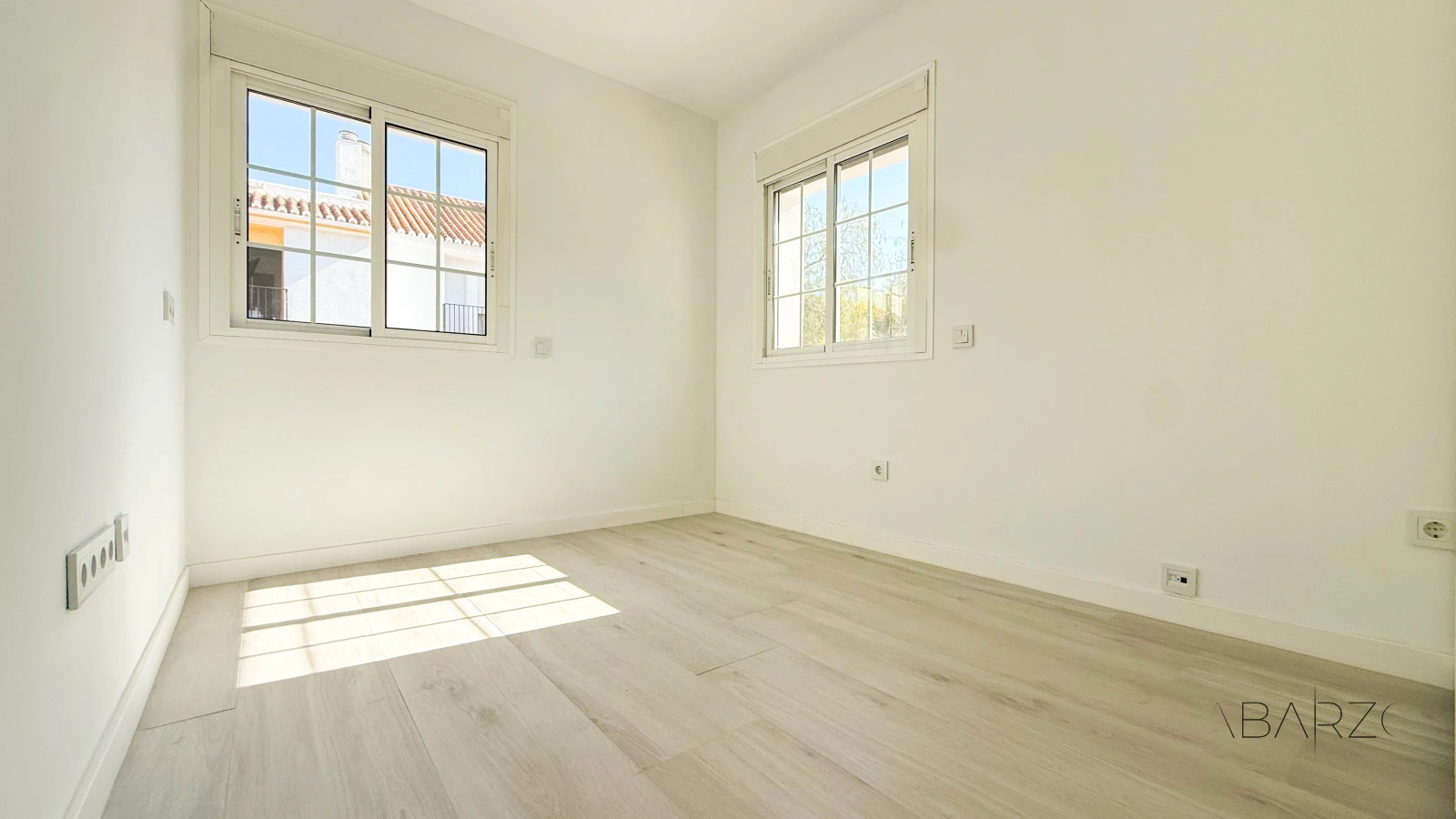 Corner townhouse in Marbella with heated pool and jacuzzi — interior, Marbella Centro, Marbella (35 of 44)