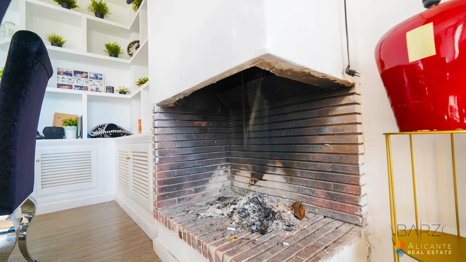 Renovated 2-Bedroom Apartment Near Estepona with Terrace and Sea Views — interior, New Golden Mile, Estepona (9 of 32)