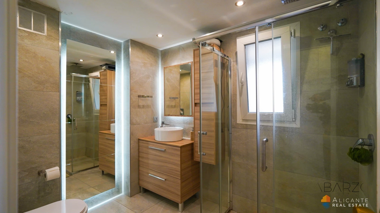 Renovated 2-Bedroom Apartment Near Estepona with Terrace and Sea Views — interior, New Golden Mile, Estepona (20 of 32)