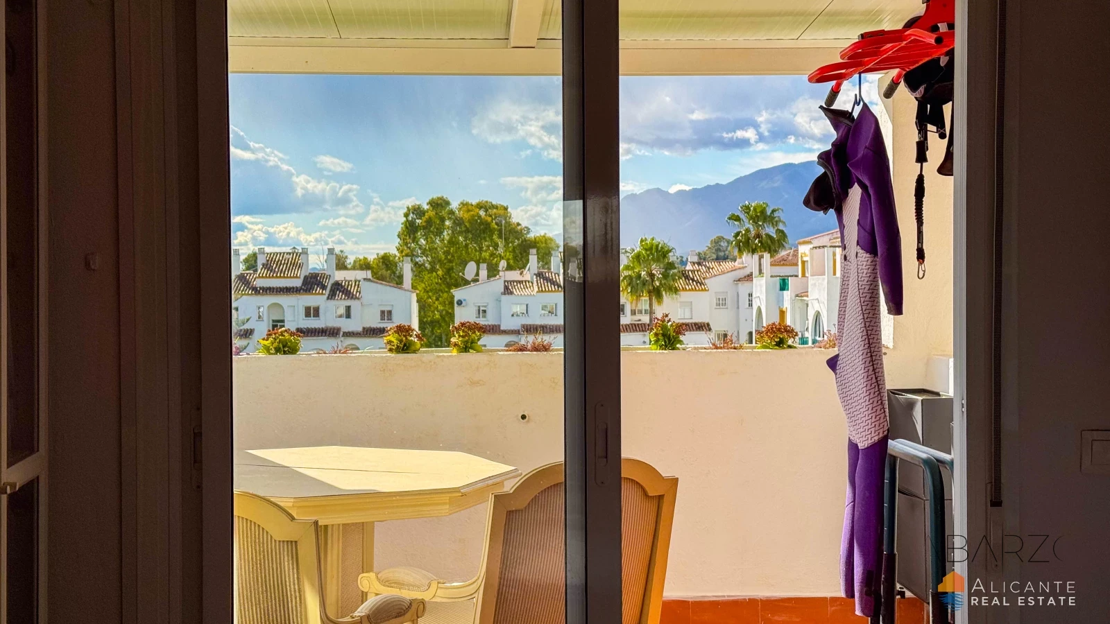 Renovated 2-Bedroom Apartment Near Estepona with Terrace and Sea Views — interior, New Golden Mile, Estepona (12 of 32)