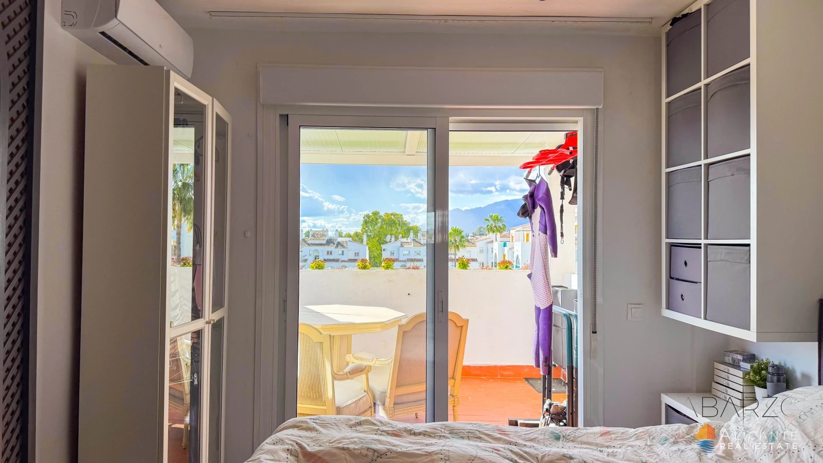Renovated 2-Bedroom Apartment Near Estepona with Terrace and Sea Views — interior, New Golden Mile, Estepona (13 of 32)