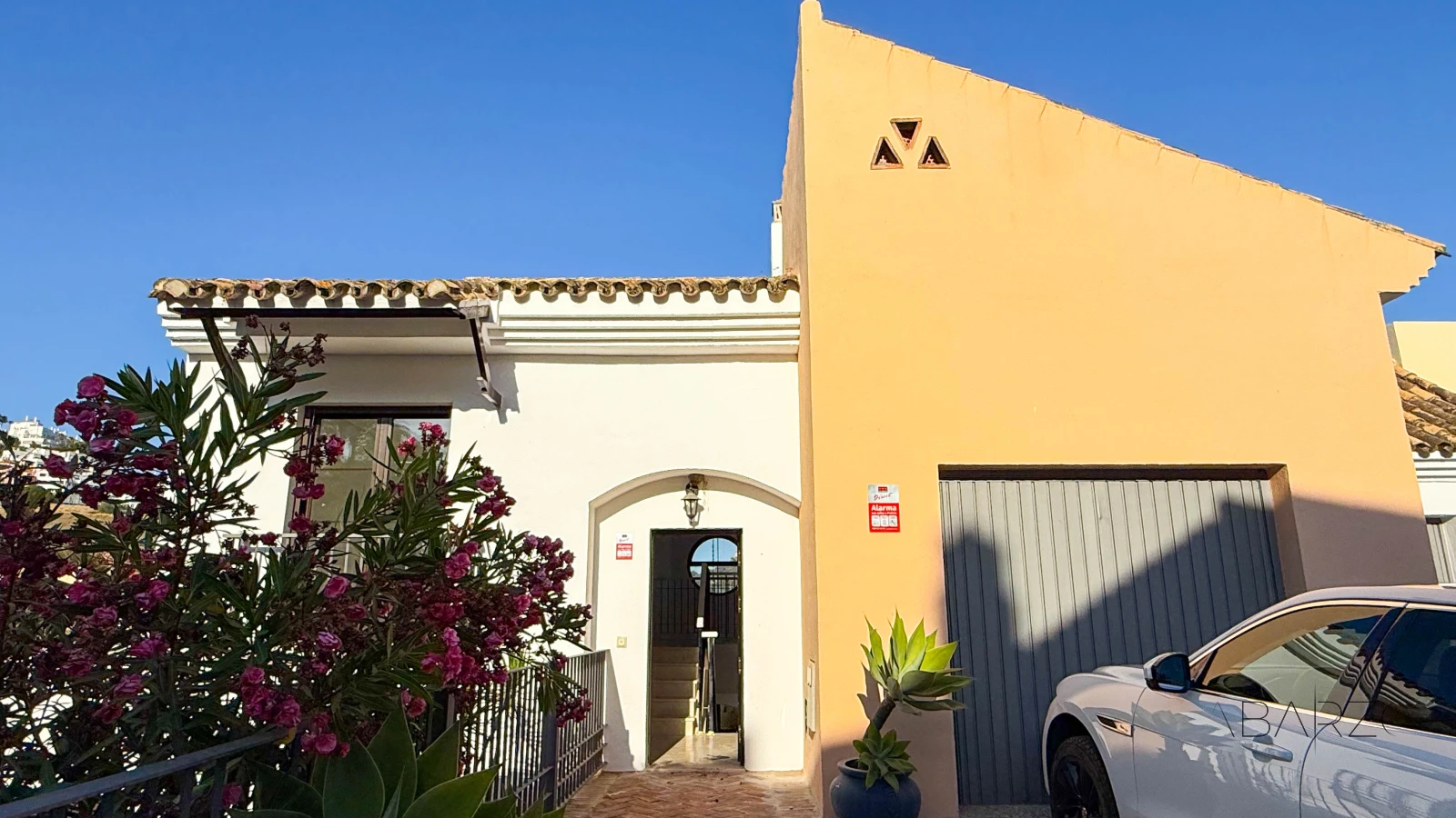 Elegant townhouse in Los Almendros, Los Arqueros Golf with terraces and private gardens — interior, Los Arqueros, Benahavís (7 of 18)