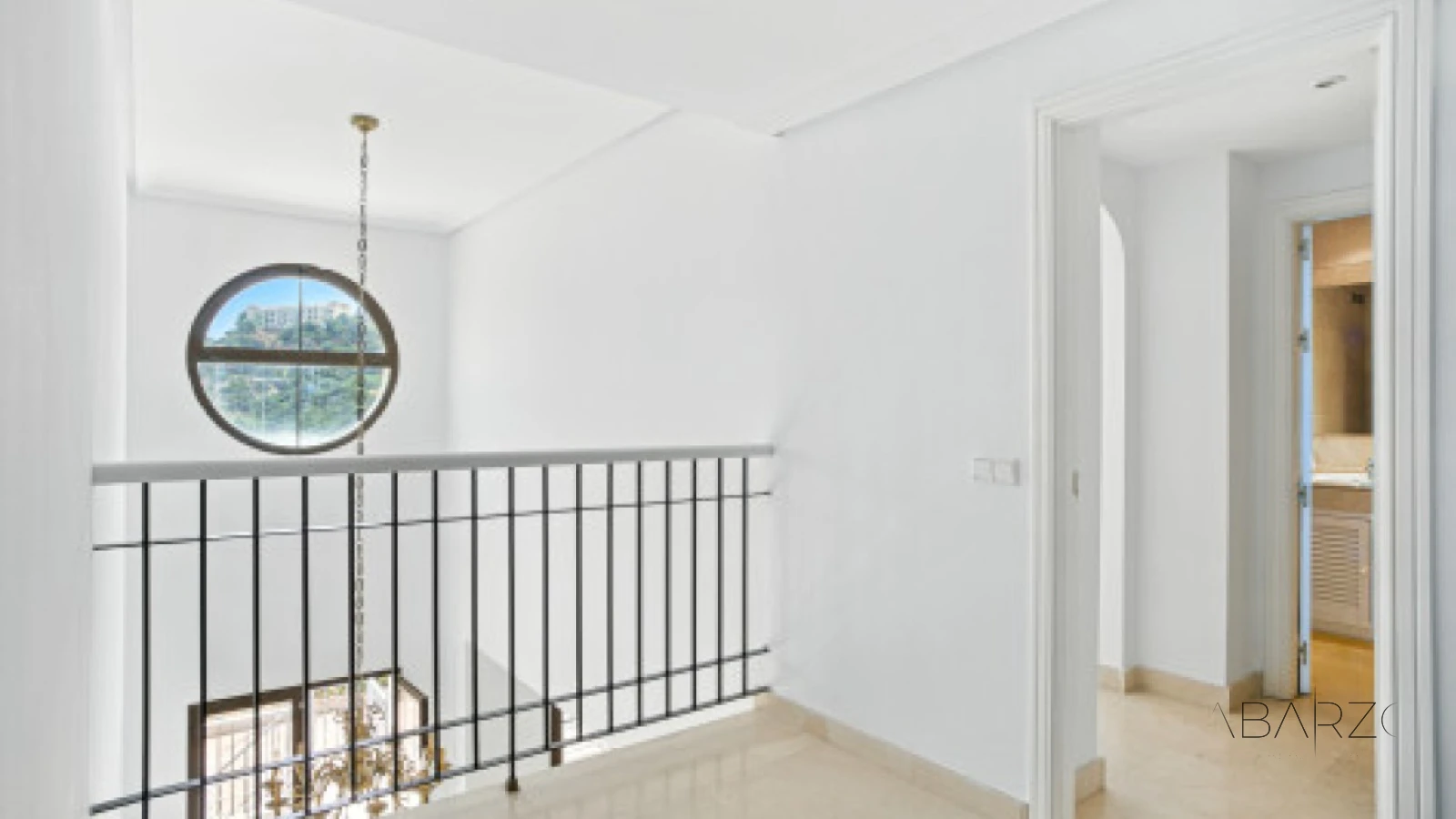 Elegant townhouse in Los Almendros, Los Arqueros Golf with terraces and private gardens — interior, Los Arqueros, Benahavís (14 of 18)