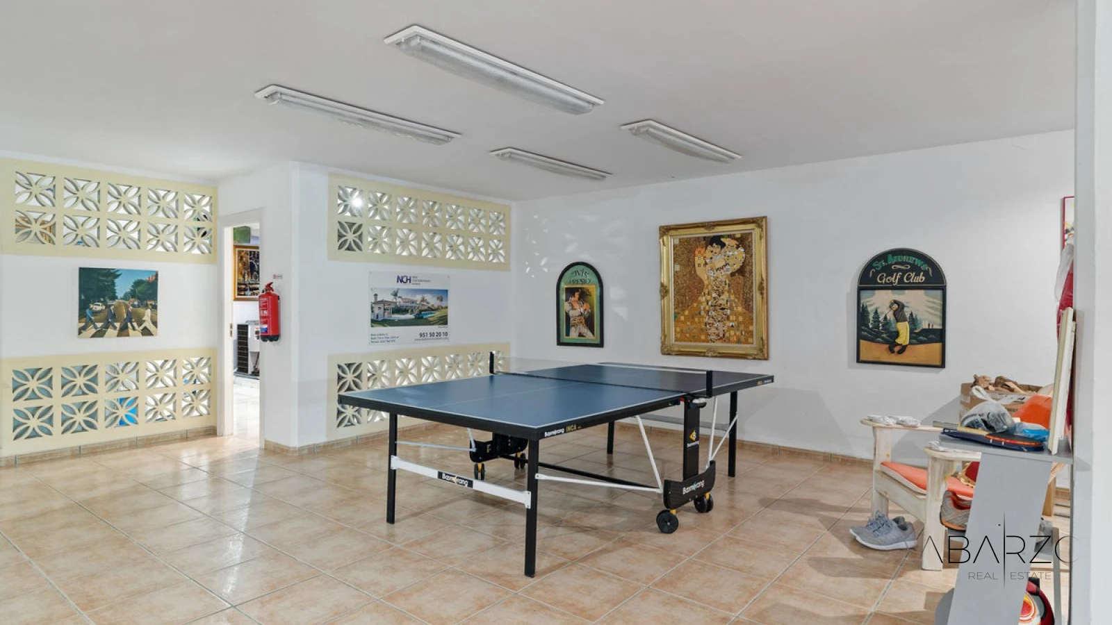 Villa in La Cerquilla, Nueva Andalucía, Marbella with heated pool and garden views — interior, Nueva Andalucía, Marbella (29 of 49)