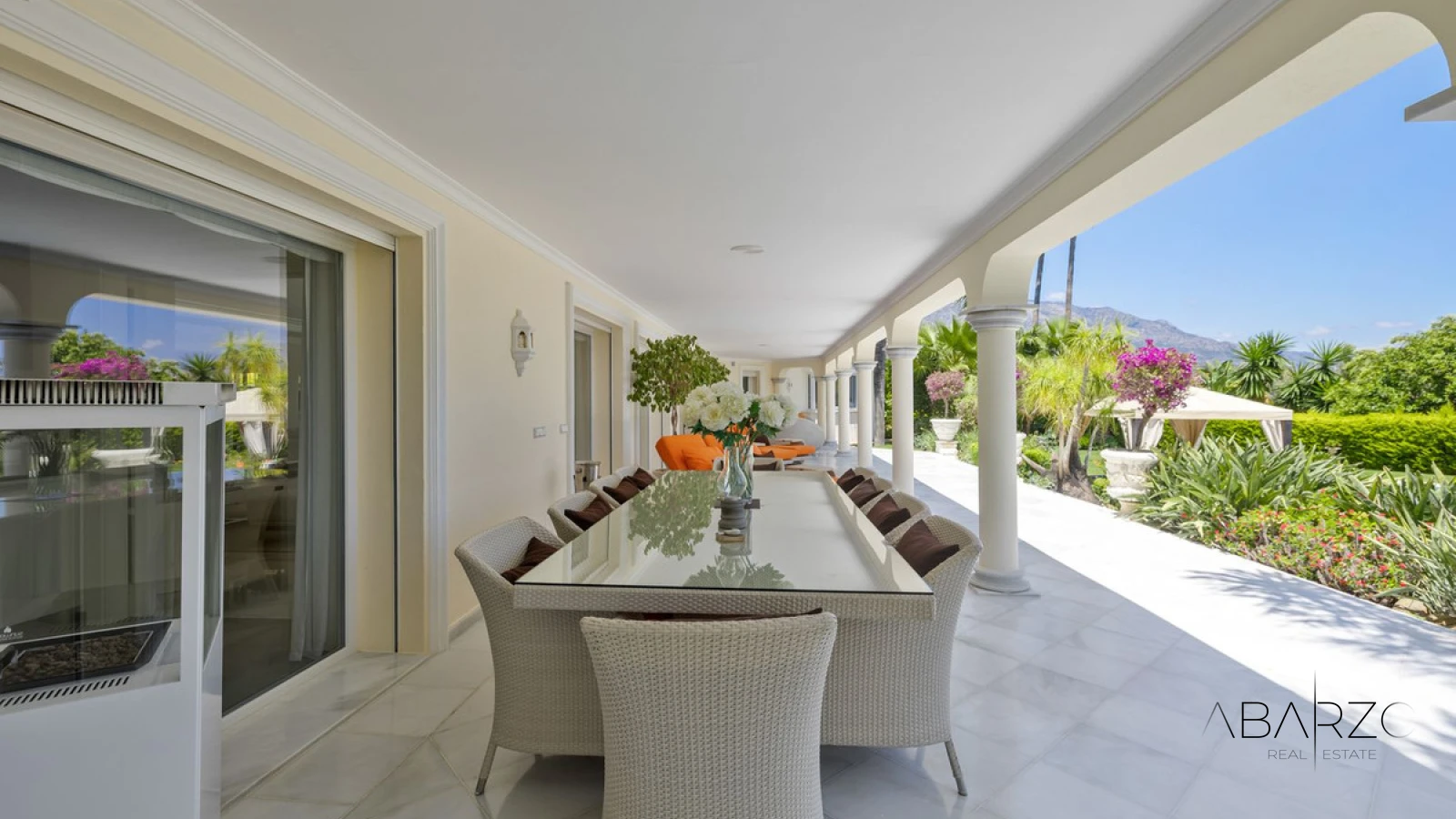 Villa in La Cerquilla, Nueva Andalucía, Marbella with heated pool and garden views — interior, Nueva Andalucía, Marbella (4 of 49)