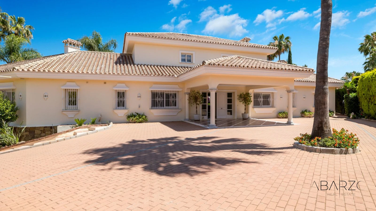 Villa in La Cerquilla, Nueva Andalucía, Marbella with heated pool and garden views — interior, Nueva Andalucía, Marbella (13 of 49)