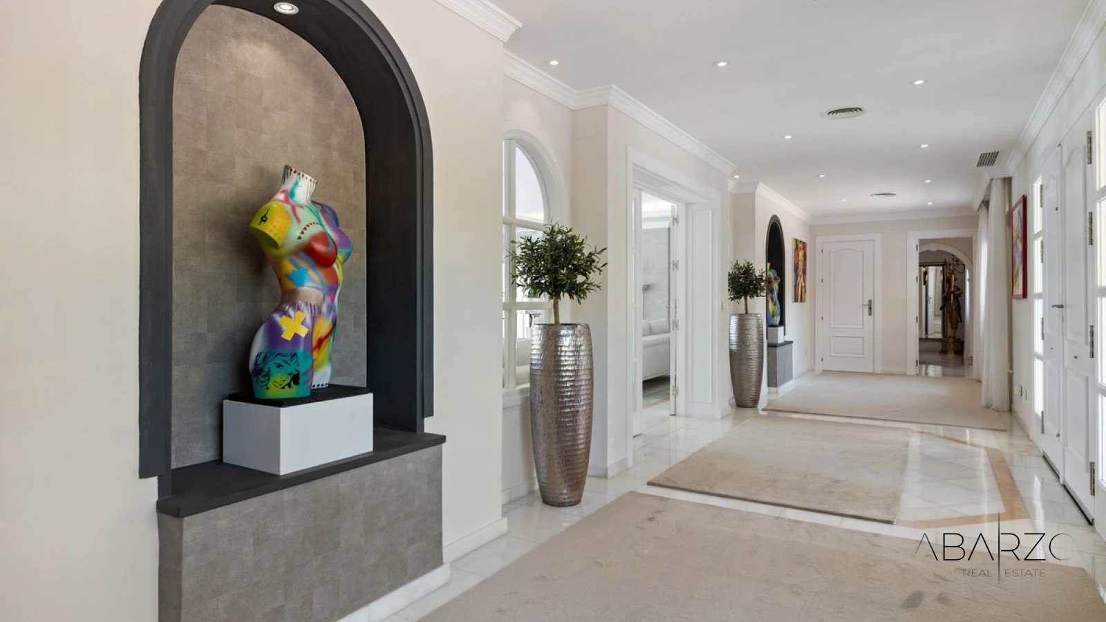 Villa in La Cerquilla, Nueva Andalucía, Marbella with heated pool and garden views — interior, Nueva Andalucía, Marbella (42 of 49)