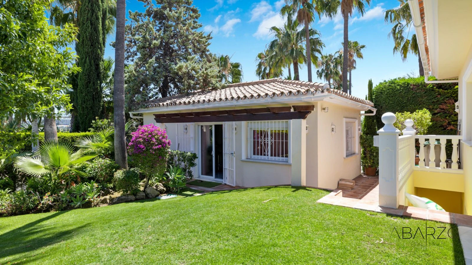 Villa in La Cerquilla, Nueva Andalucía, Marbella with heated pool and garden views — interior, Nueva Andalucía, Marbella (14 of 49)