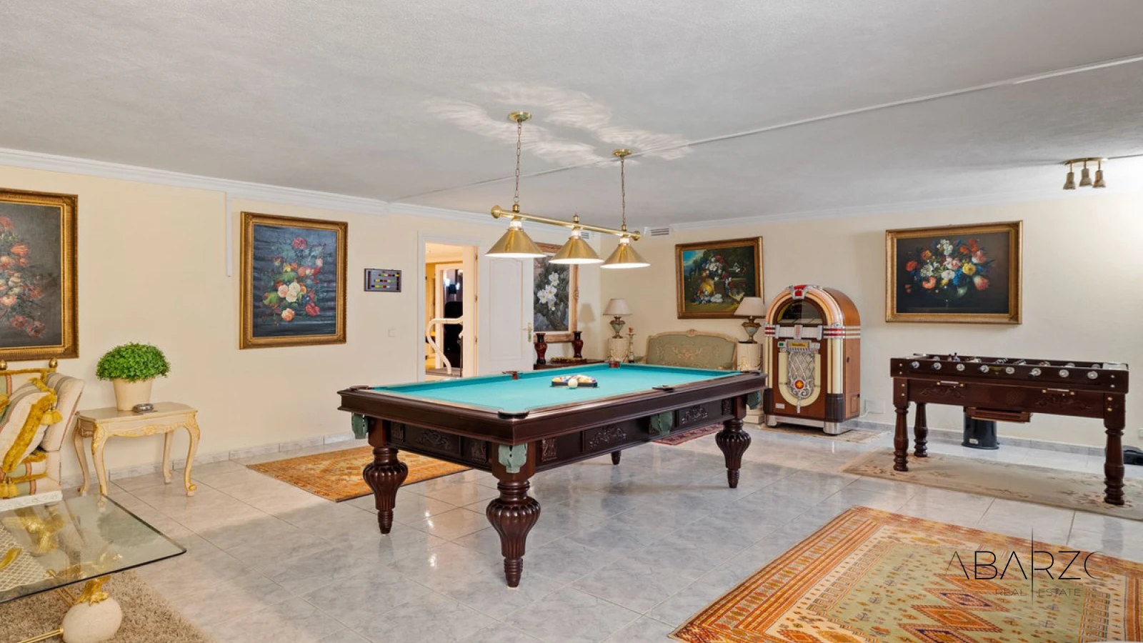 Villa in La Cerquilla, Nueva Andalucía, Marbella with heated pool and garden views — interior, Nueva Andalucía, Marbella (33 of 49)