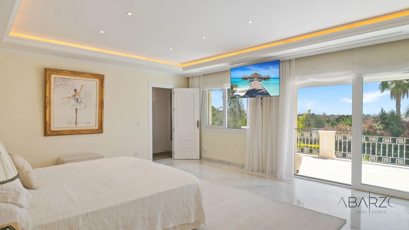 Villa in La Cerquilla, Nueva Andalucía, Marbella with heated pool and garden views — interior, Nueva Andalucía, Marbella (22 of 49)