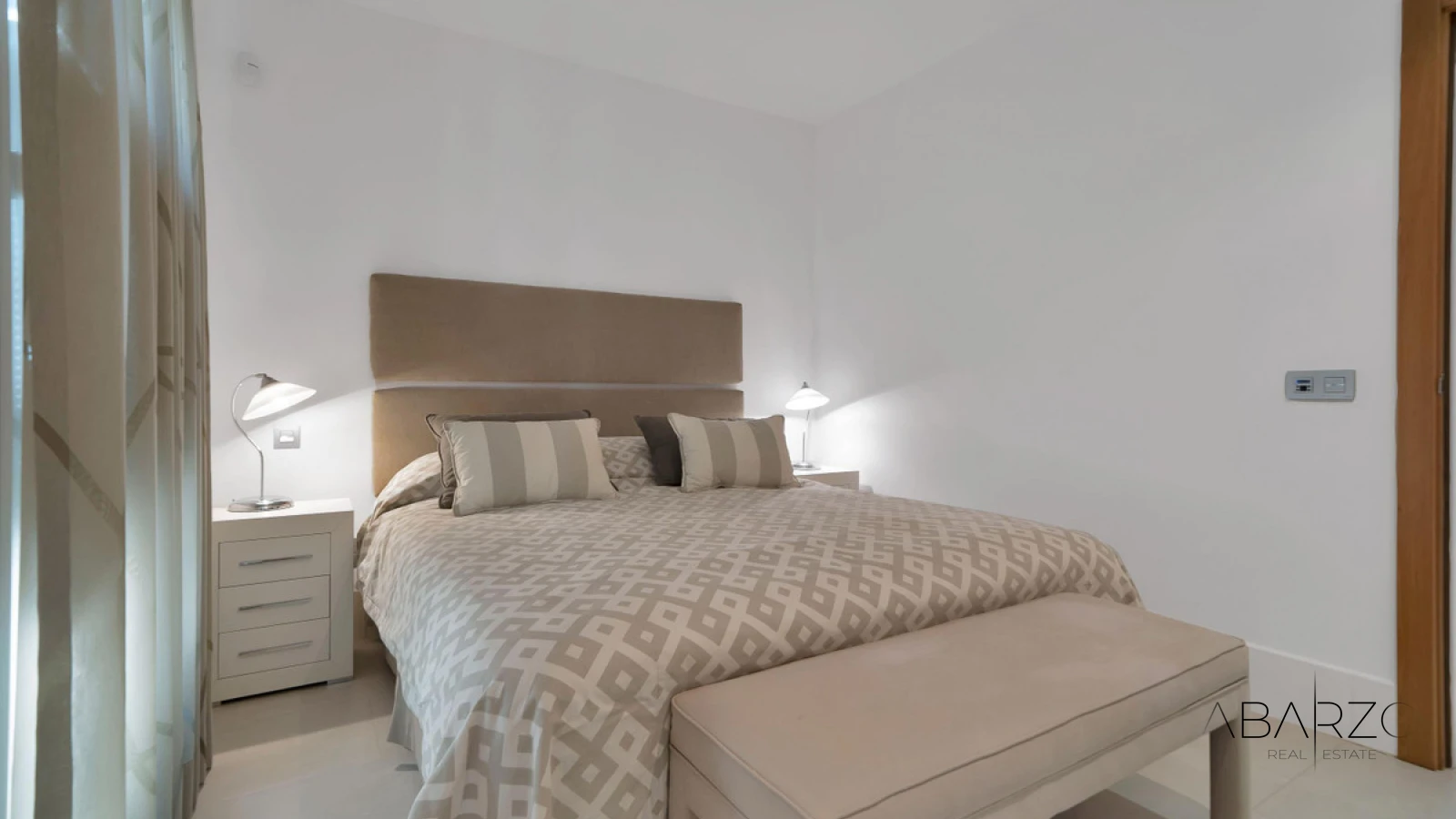 A Contemporary Villa in Marbella Rocío de Nagüeles with Panoramic Mediterranean Views — interior, Golden Mile, Marbella (24 of 49)