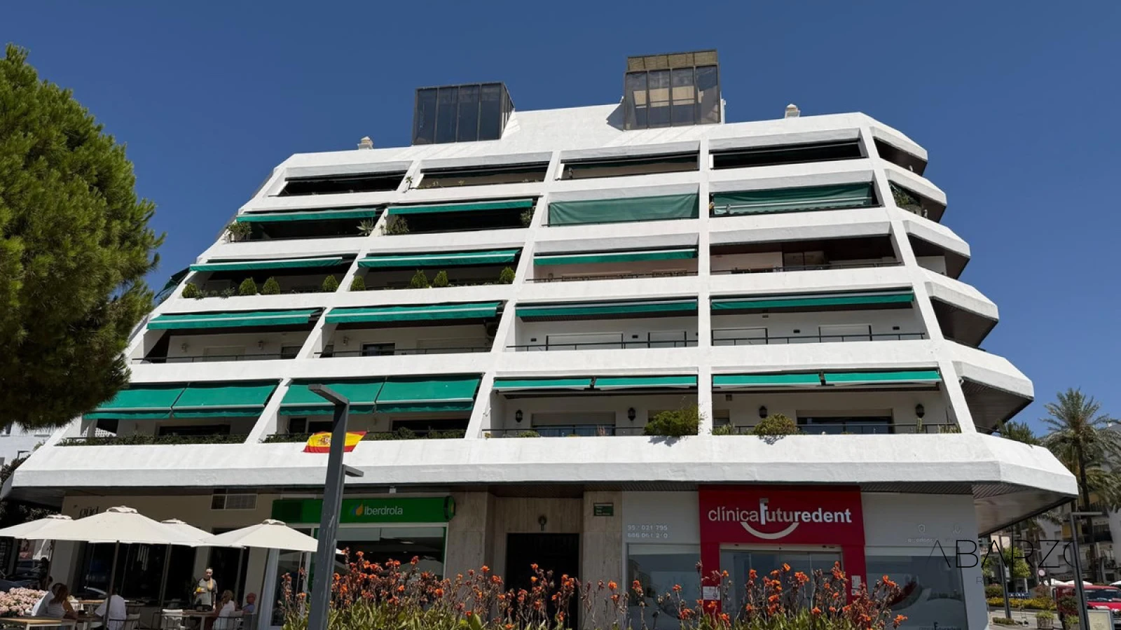 Квартира в Edificio Atlántico, Сан-Педро-де-Алькантара с видом на море и большой террасой — luxury property for sale in San Pedro Centro, San Pedro de Alcántara